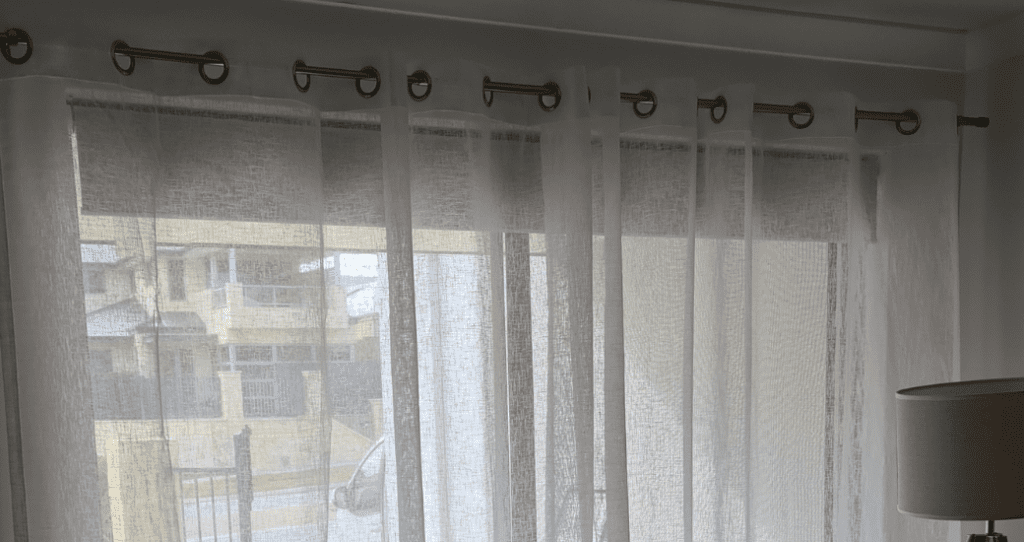 roller blind and curtain pole installation